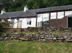 Отель Darroch View Cottage  Инвермористон